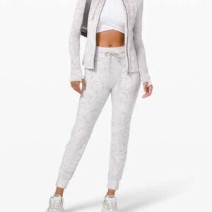 Lululemon Silver Velvet Special Edition - Ready To Crush Jogger Size: 8
